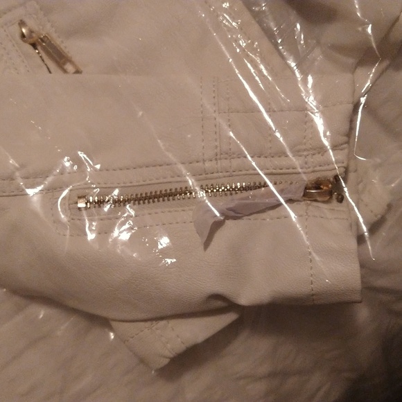 Jacket - Picture 5 of 16